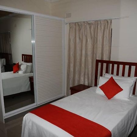 Pillacol Guest House Victoria Falls Exteriér fotografie