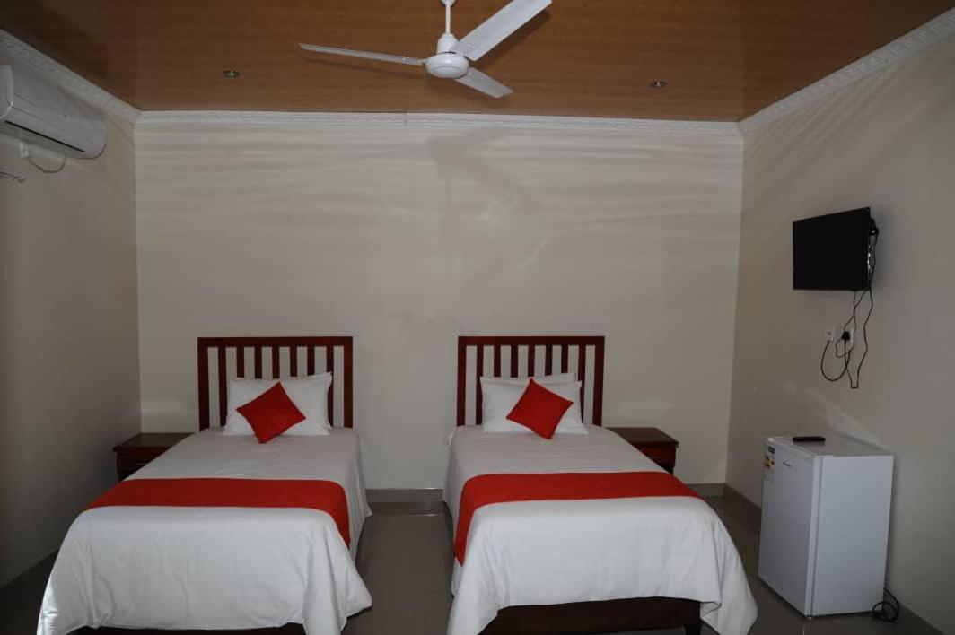 Pillacol Guest House Victoria Falls Exteriér fotografie